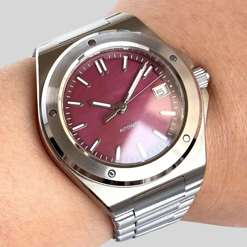 OEM/ODM Super Luminous MOP Dial Automatic Dive Watch