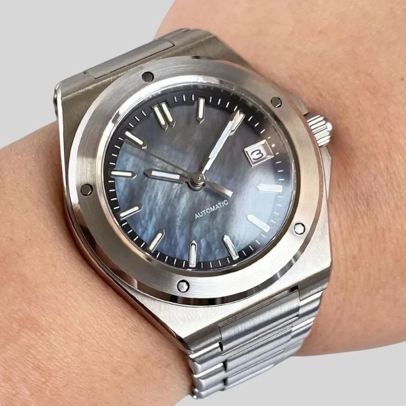 OEM/ODM Super Luminous MOP Dial Automatic Dive Watch